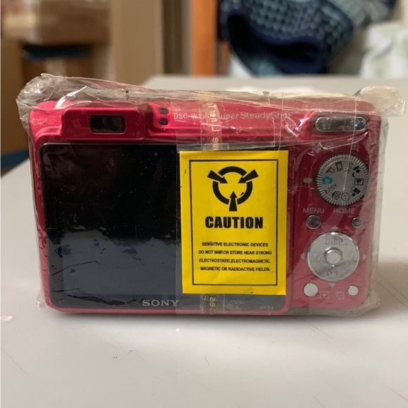 Sony Cyber-shot DSC-W150 Digital Camera 8.1MP  - Red - Picture 3 of 8